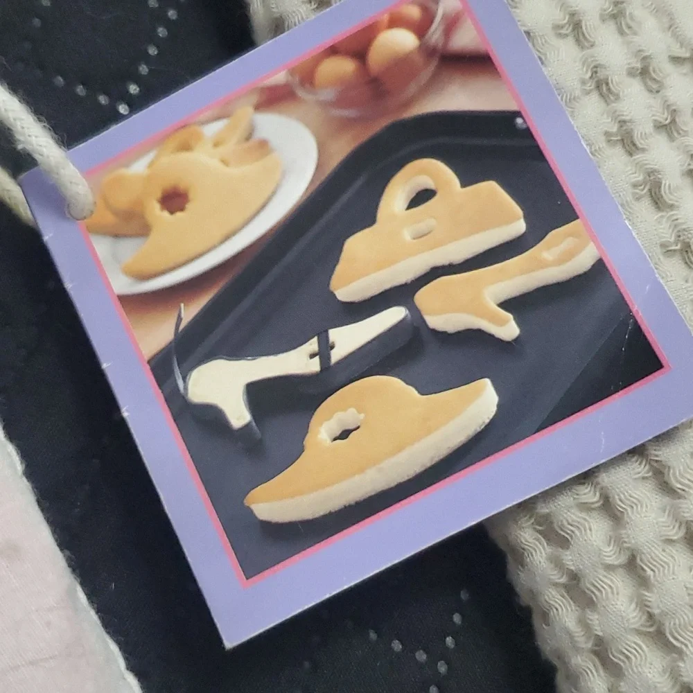 Williams Sonoma Vintage Fashion Plates Pancake Mold Set